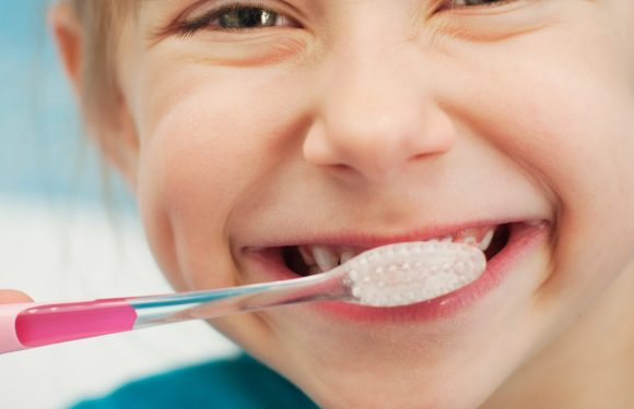 Kids-teeth-care-e1481524072425 Οδηγίες για την στοματική υγιεινή στα παιδιά